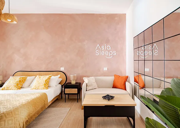 Charming New Flat Near Metro - Sleeps Apartment