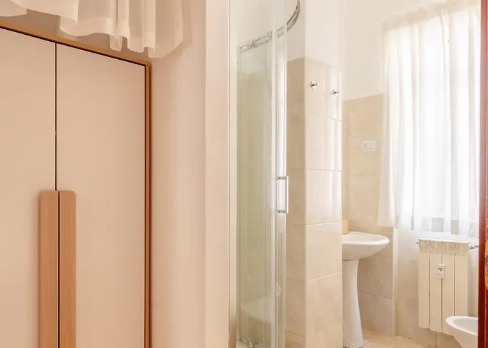 Charming New Flat Near Metro - Sleeps * Rzym